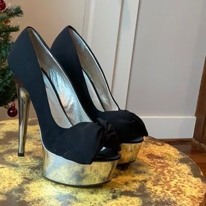Steve Madden Bow Mirrored Stilettos
